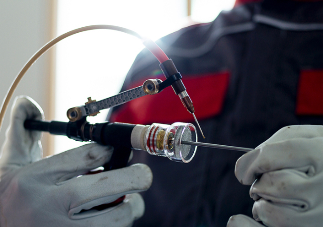Foto Soldadura con hilo frío inteligentemente sencilla. Fronius TIG DynamicWire